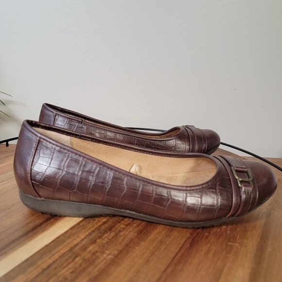 Croft and Barrow Brown Vegan Leather Croc Embossed Ballet Flats Size 8.5 - Picture 4 of 17